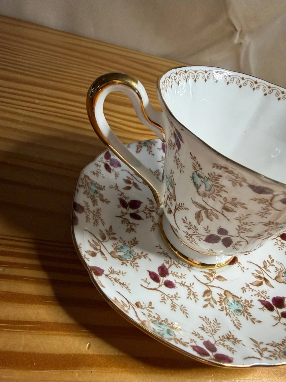 Vintage Tuscan Fine Bone China Teacup & Saucer Set - Charmaine Pattern D1152